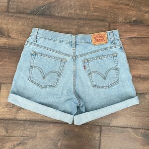 Levi’s Mom shorts
